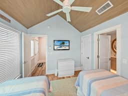 Island House 11 - Image 3