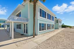 BG Beach Club 5C - Image 4