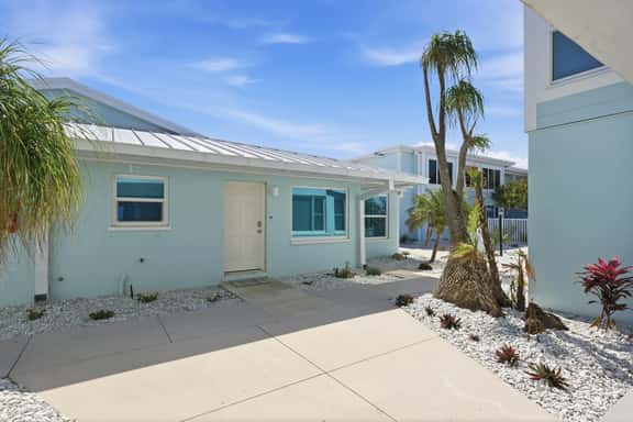 BG Beach Club 1C - Image 1