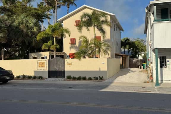 H-371 Park Ave - Image 1