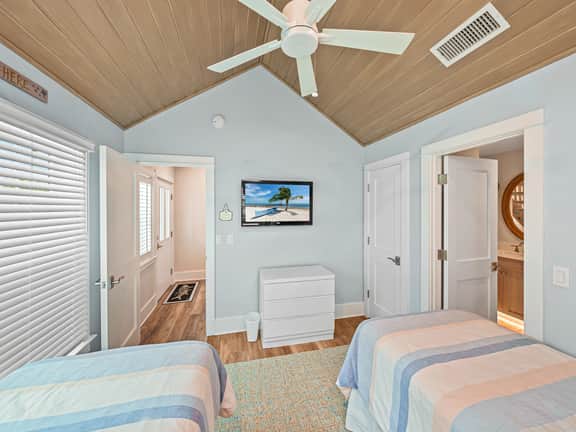 Island House 11 - Image 3